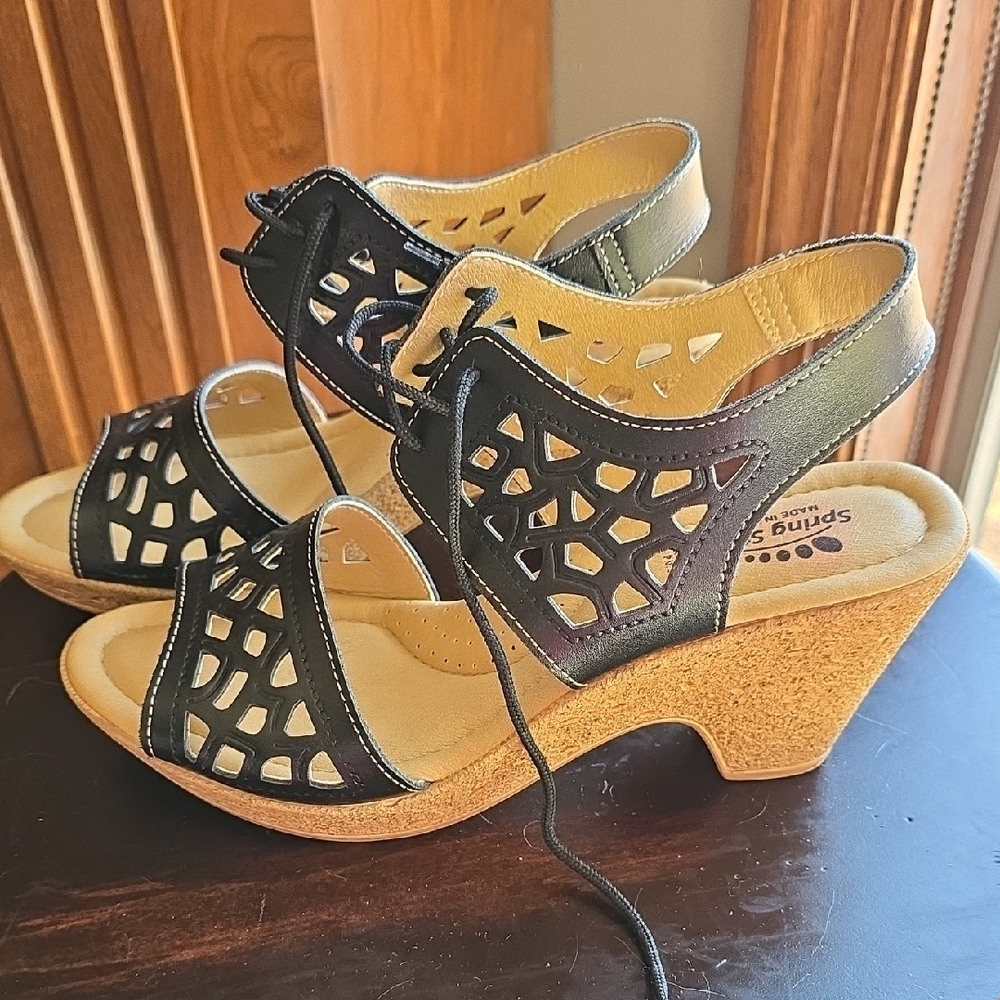 Spring Step Black Wedge Sandals - Picture 3 of 6